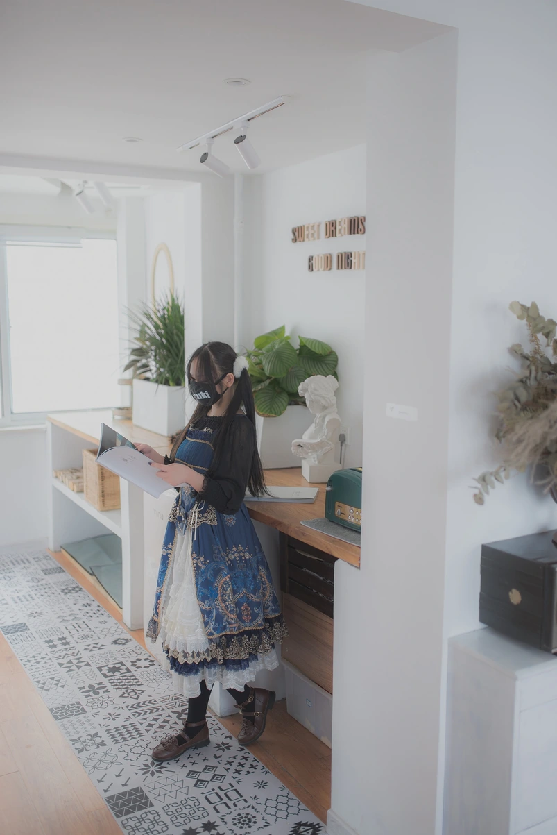 柚木 – 蓝色Lo裙 [49P+4V/519MB]