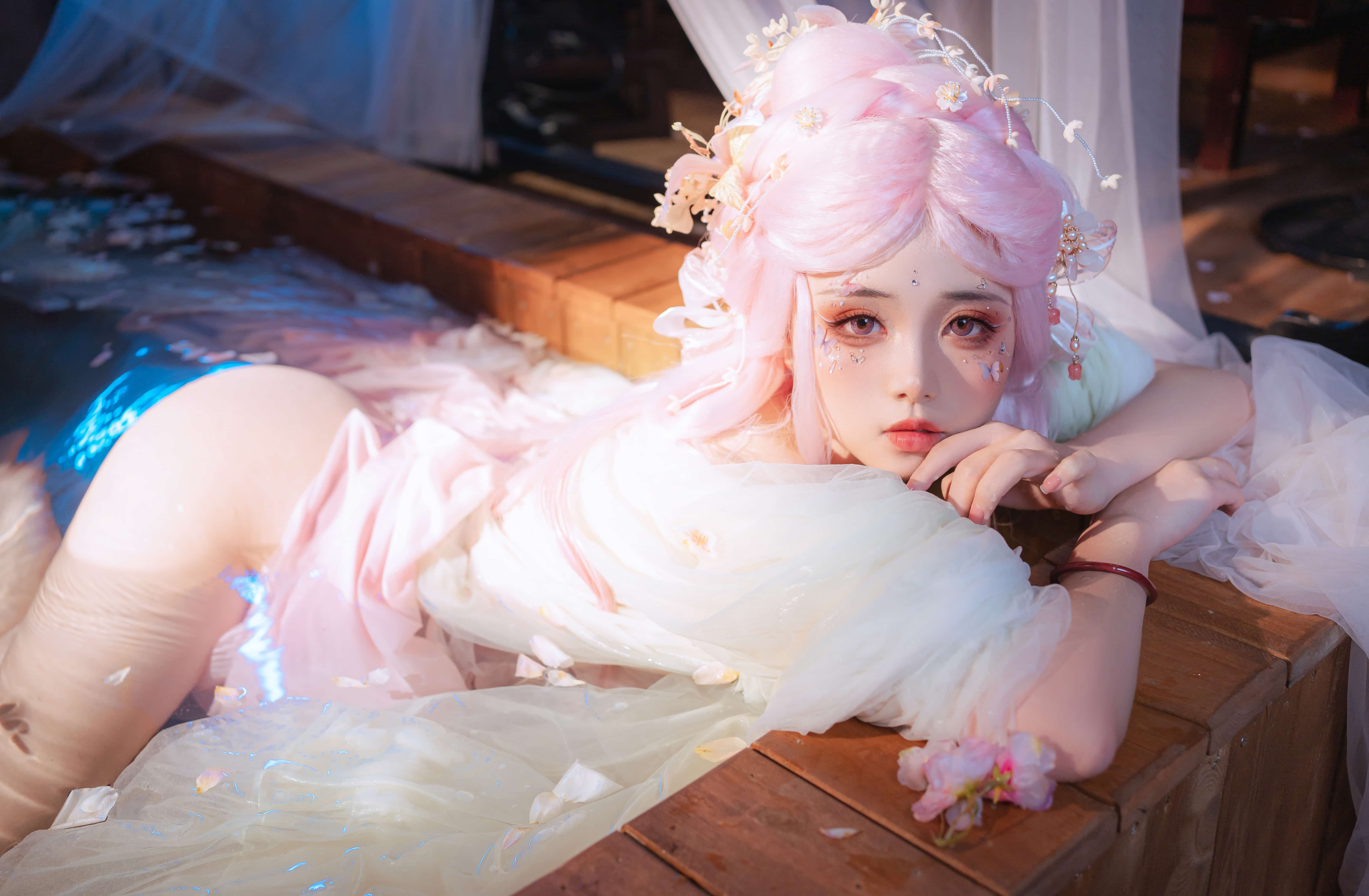 [会员]爆机少女喵小吉 - 临江仙[81P+2V/826MB]