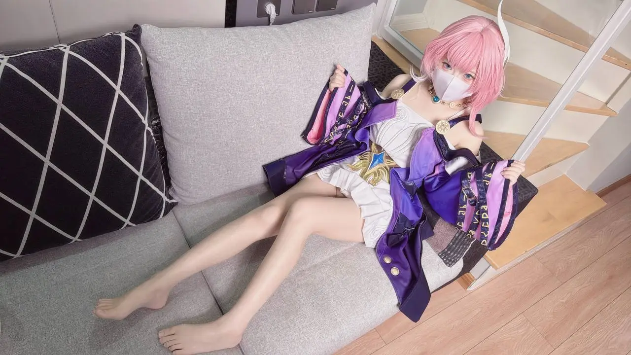 小欣奈 – 昔涟cos 父债女偿小昔涟被债主胁迫蜜穴还债 [1V/750MB]