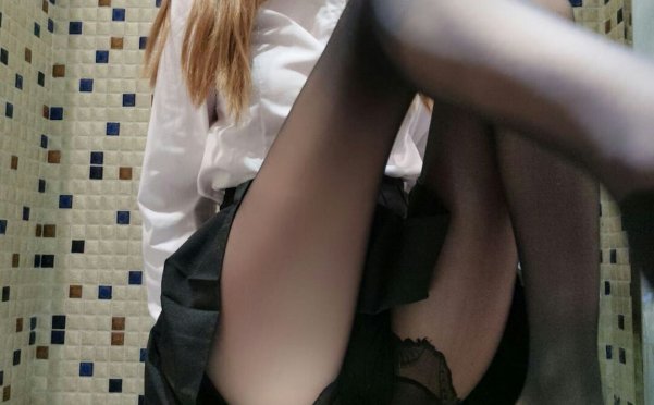 [会员][鱼丸要吃粗面]白丝黑丝[38P+9V/155MB]