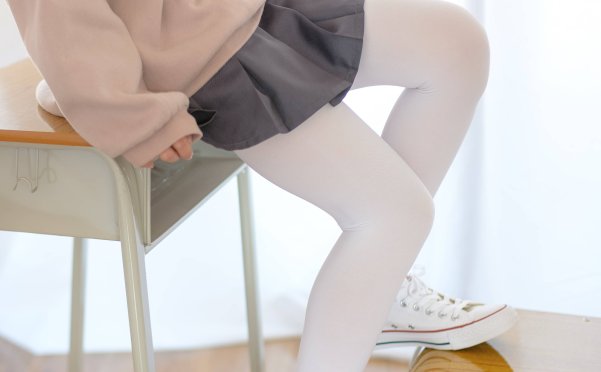 [会员][软萌萝莉小仙]白虎粉蕾丝套装[54P/71MB]