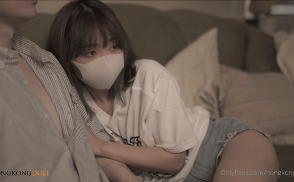 HongKongDoll – 一日女友 中篇 她是谁 00后码农沉迷漂亮姐姐 [3V/2.35GB]
