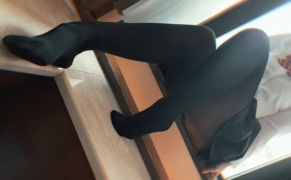 [会员][papaxmama]白色亮色紧身衣[1V/682MB]