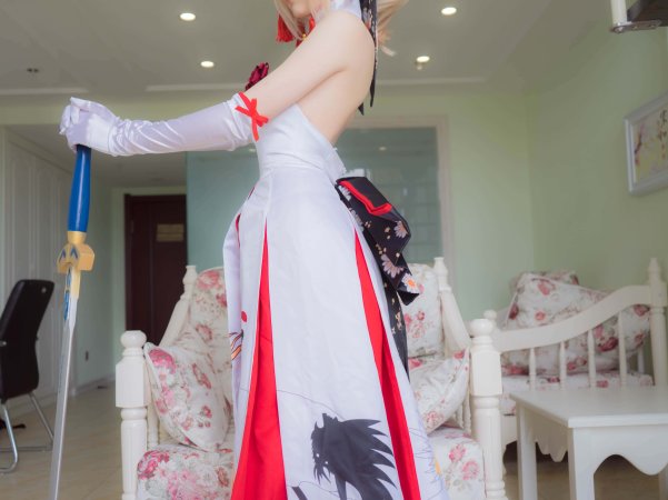 [少女映画]Saber 仙鹤礼服[75P/231MB]